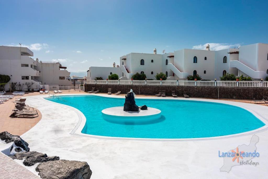 Vivienda Vacacional El Descanso Costa Teguise Bagian luar foto