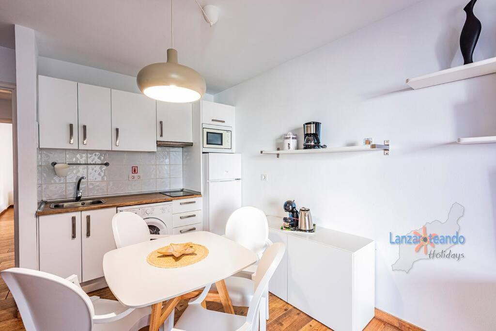 Vivienda Vacacional El Descanso Costa Teguise Bagian luar foto