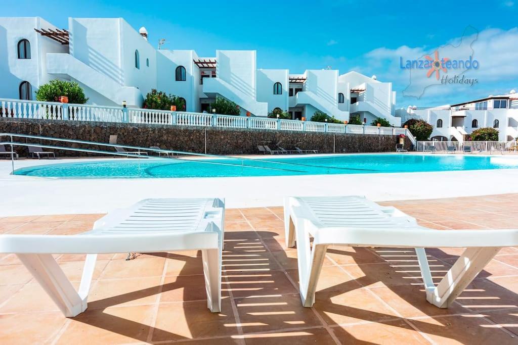 Vivienda Vacacional El Descanso Costa Teguise Bagian luar foto