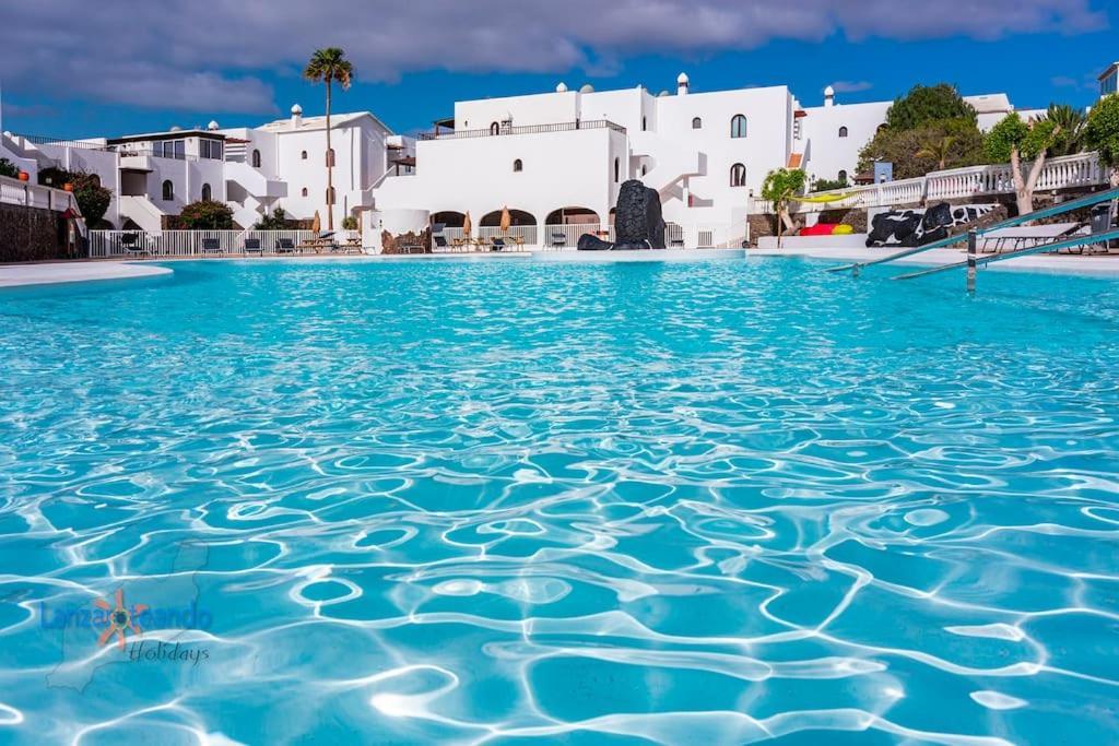 Vivienda Vacacional El Descanso Costa Teguise Bagian luar foto