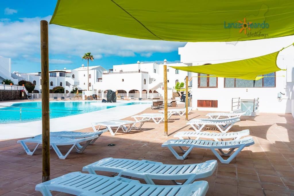 Vivienda Vacacional El Descanso Costa Teguise Bagian luar foto